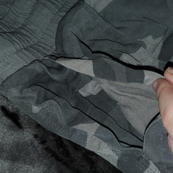 Camofluage Jogger pants - Picture 3 of 4